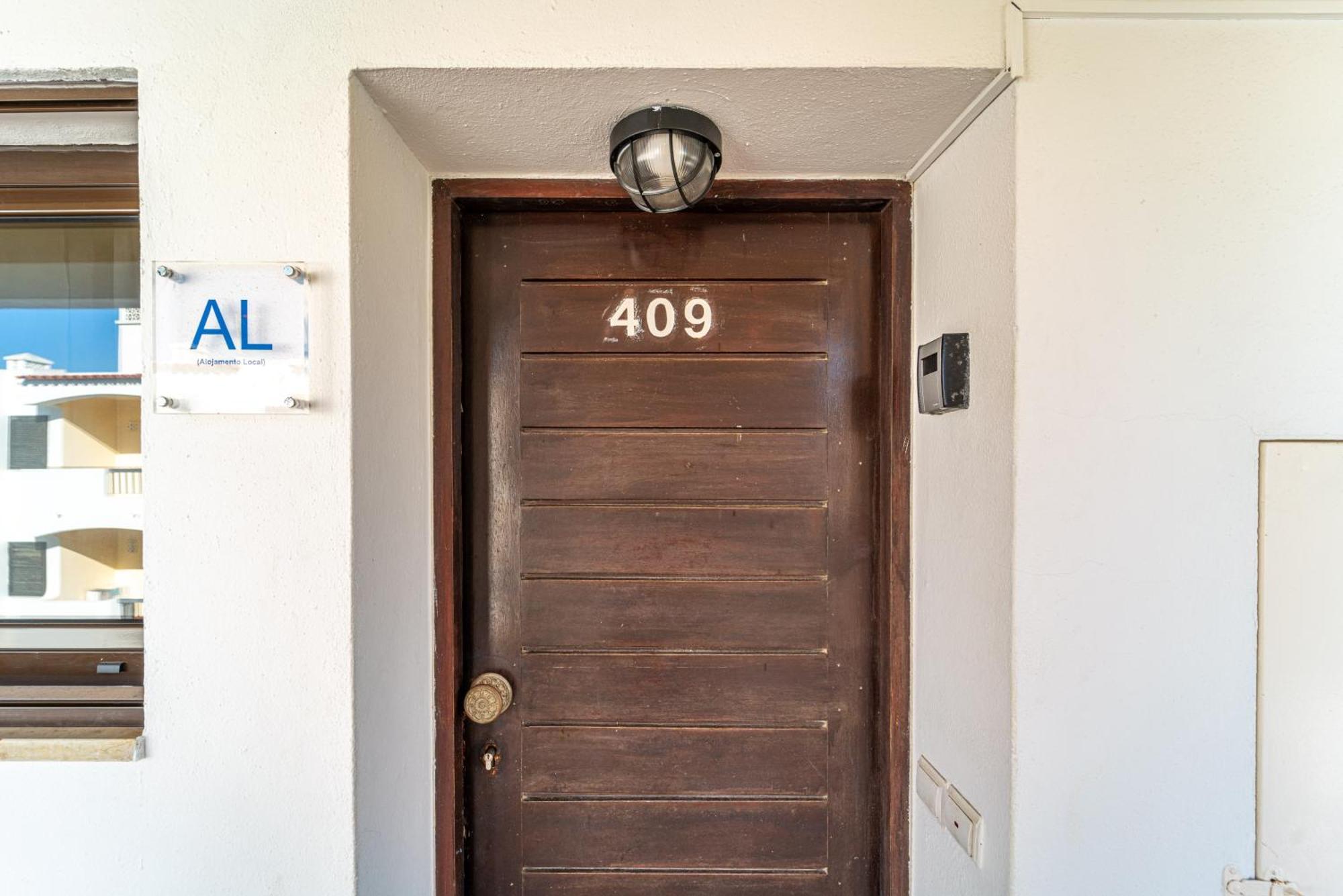 Apartment Passport Beach - 409 By Hellovacations