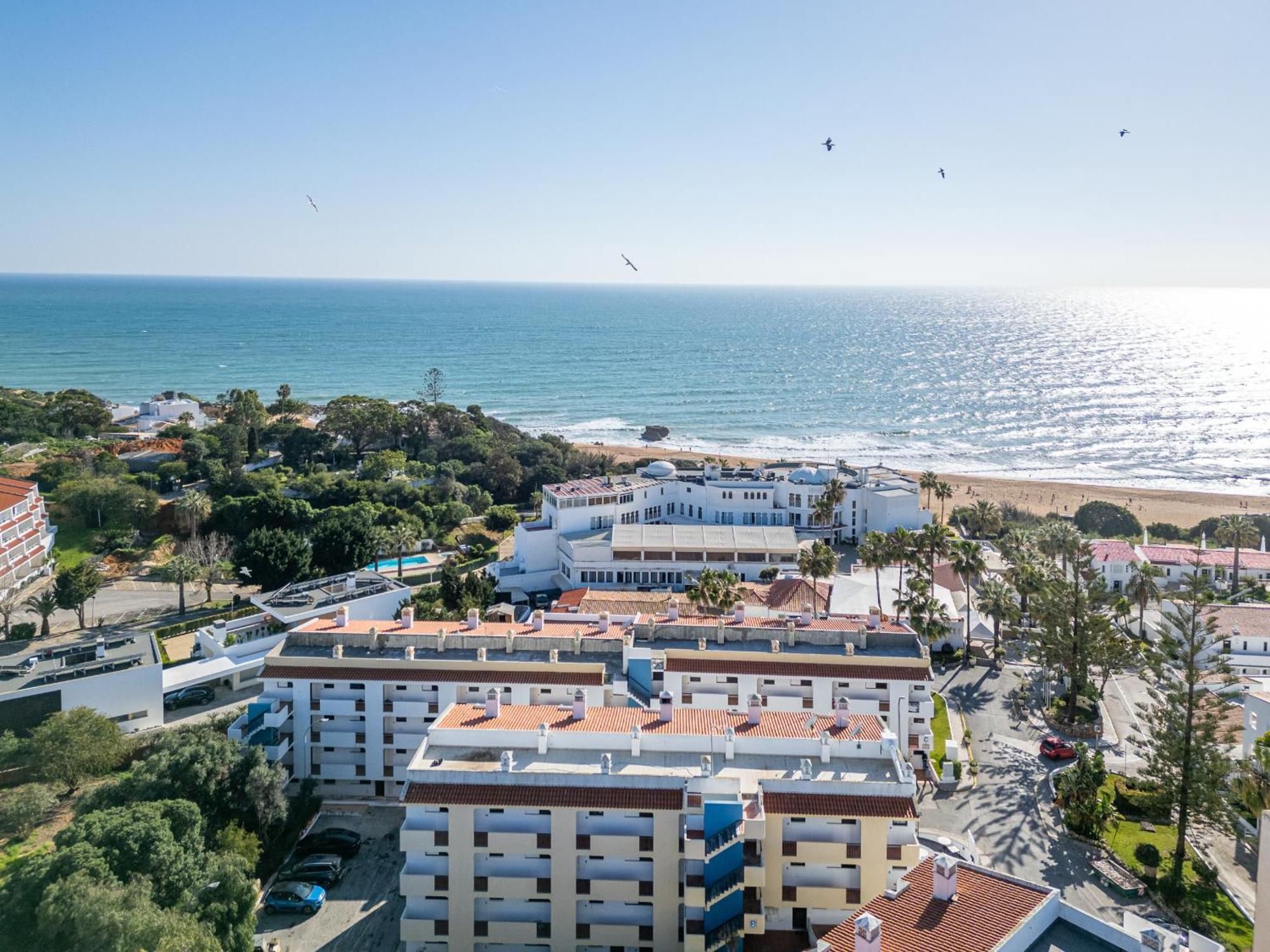 Apartment Passport Beach - 409 By Hellovacations *